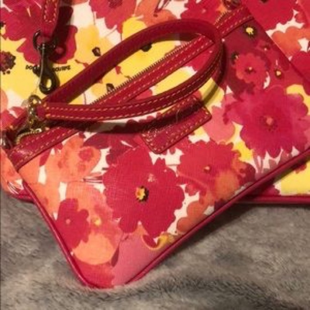 Dooney & Bourke Med Watercolor Floral Wristlet